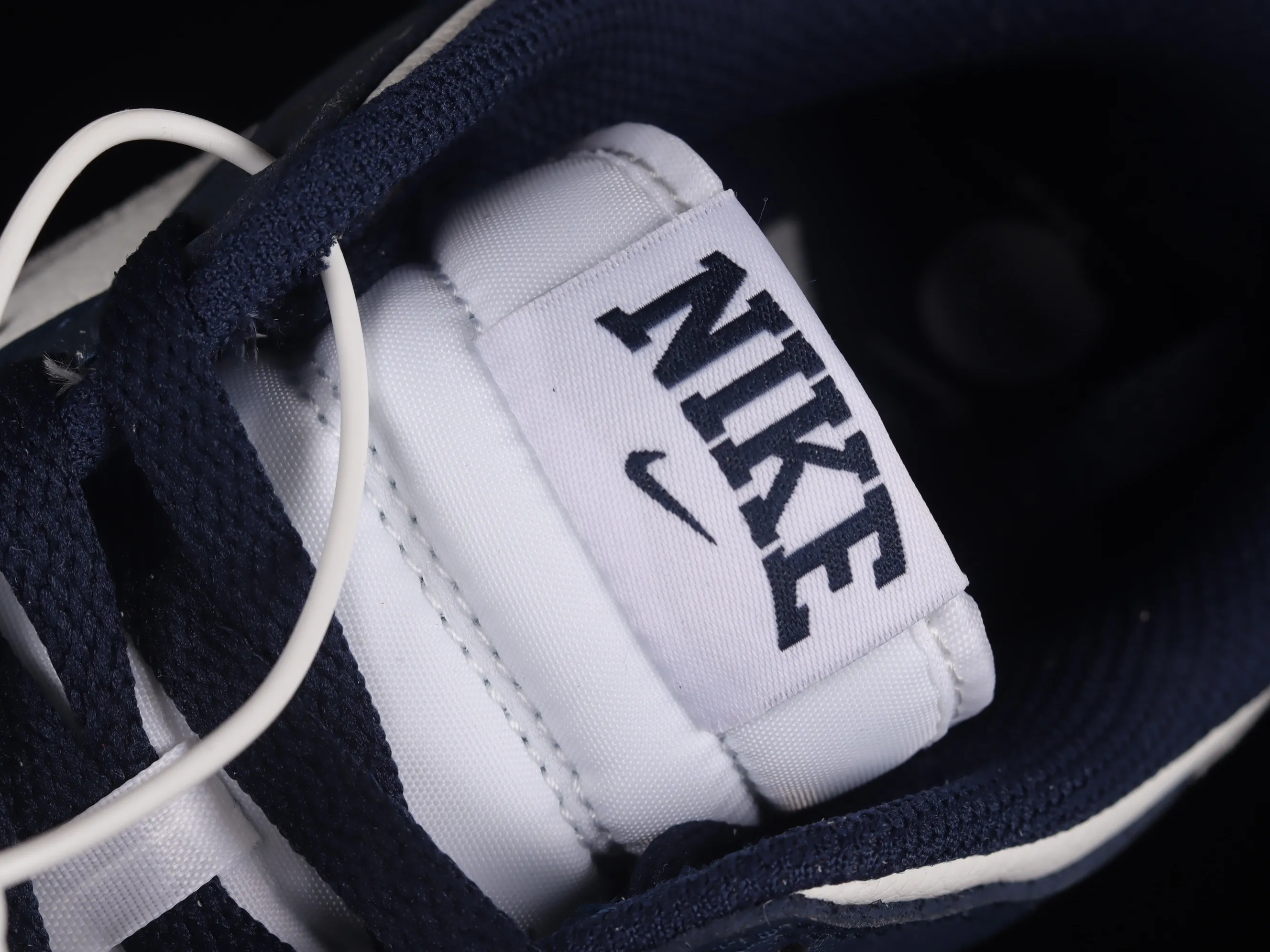 All categories Nk SB Dunk Series Nk SB Dunk Low low-top sneakers Cost-effective version Nk Dunk Low "Midnight Navy" blue and white SB low-top sports and leisure sneakers FO9749-400